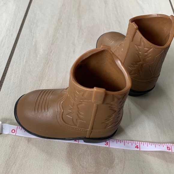 Battat doll brown ‘cowboy’ boots with black bottom. - Picture 7 of 10